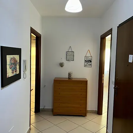Balkon Bliss - Modern 1-br In Central Apartment